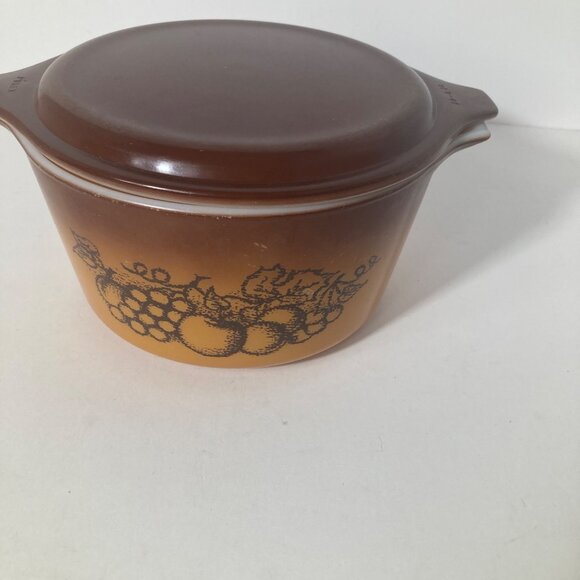 Vintage Pyrex Old Orchard 473 1 Qt Brown Covered Baking Dish Chip & scratches - Picture 2 of 13